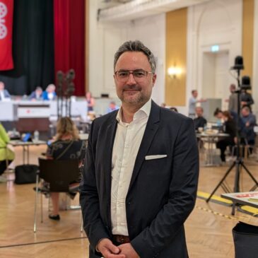 Ata Delbasteh nach seiner Wahl zum Schul- und Kulturdezernenten der Landeshauptstadt Mainz