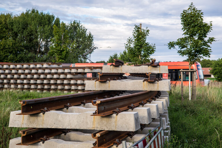 Schienen für den Ausbau der Straßenbahn in Mainz