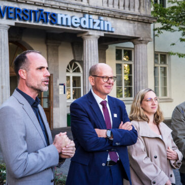 Von links: Der rheinland-pfälzische Gesundheitsminister Clemens Hoch, Professor Ralf Kiesslich, Jana Schmöller, Ata Delbasteh