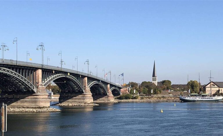 Theodor-Heuss-Brücke